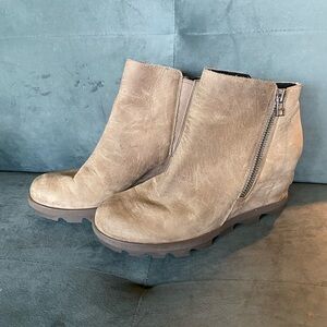 Sorel Women's Taupe Ankle Booties